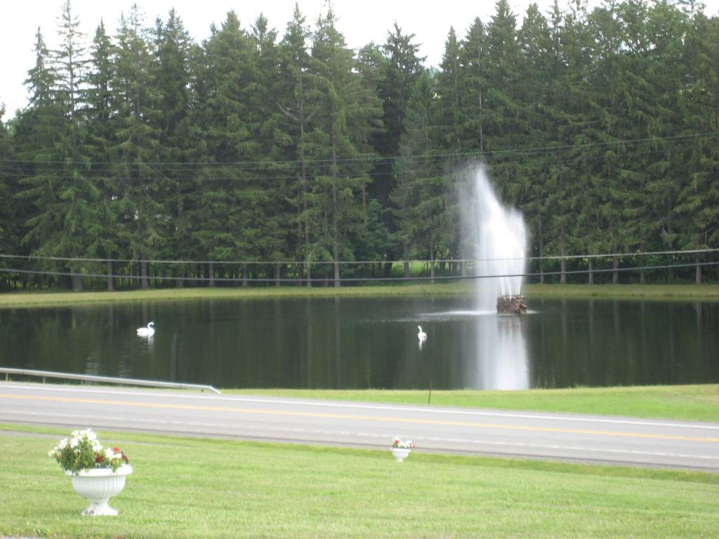 Fountain View Motel Richfield Springs Exterior photo